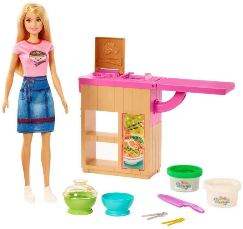 Ghk43 Noodle Maker Doll And Playset  |  Playsets & Building Playsets & Building Playsets & Building